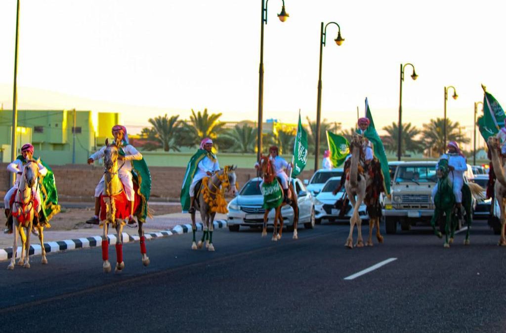 الخيل والهجن تشارك بمسيرة وطن في احتفال التنمية الوطني